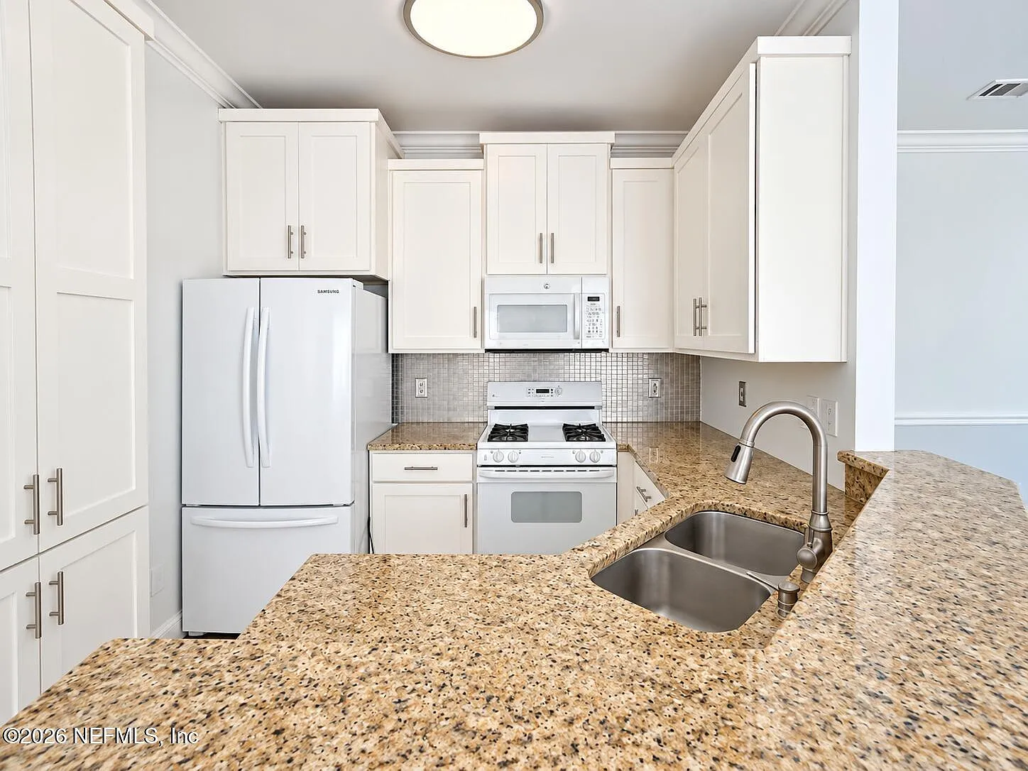 2 bed, 1.5 bath, 1078 sqft, $1,450 — Photo 4