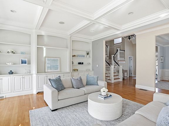 3rd image of 20 Woodlock Rd