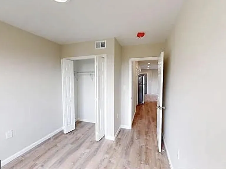 2429 Alabama Ave SE #204 — Photo 8