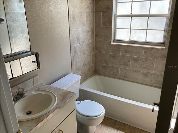 2nd image of 8225 Fairways Cir #F102