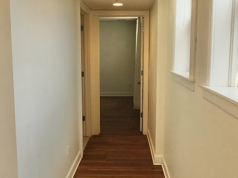 615 W Hancock St — Photo 4