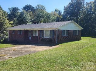 102 Garrison Dr, Morganton, NC 28655