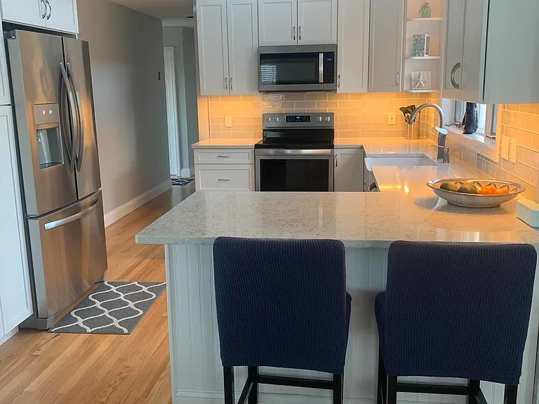 7 Lowell St — Photo 4