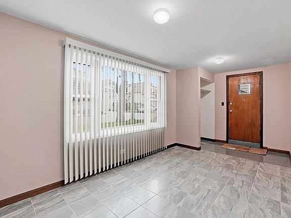 3rd image of 10633 S Avenue M