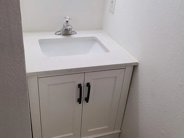 909 W Laurel St #A — Photo 13