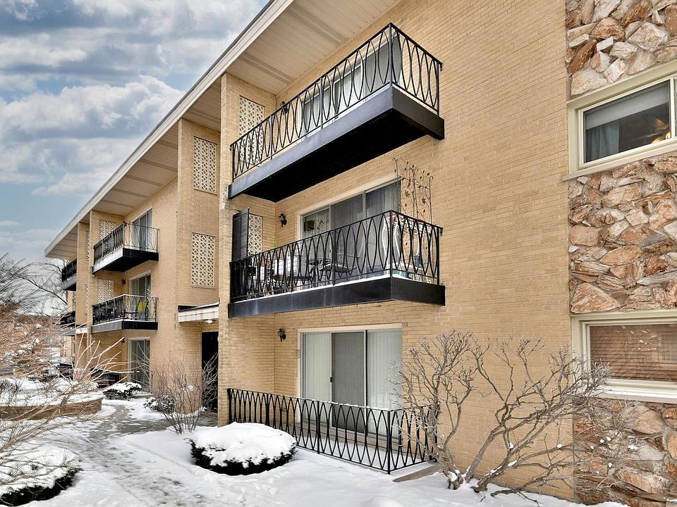 1st image of 6852 N Northwest Hwy APT 2C