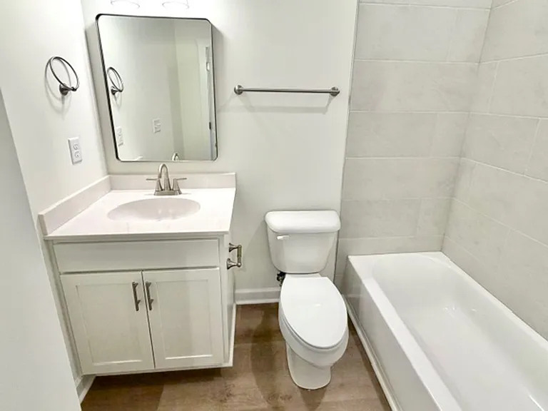 4871 Chatelet Dr — Photo 10