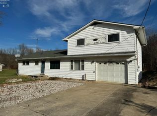 8404 Barnes Rd, Vermilion, OH 44089