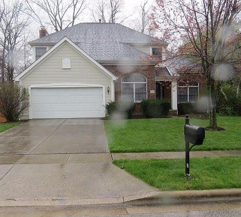 2nd image of 220 Kingsmeadow Ln