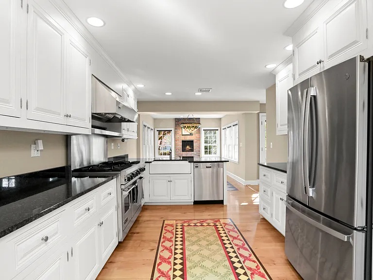 1005 Old Post Rd — Photo 10
