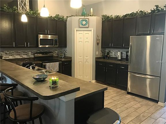 4th image of 1515 Oak Valley Blvd
