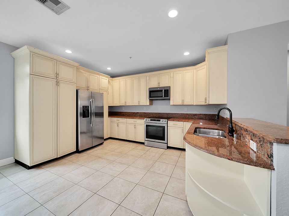 1st image of 219 N L St APT 108
