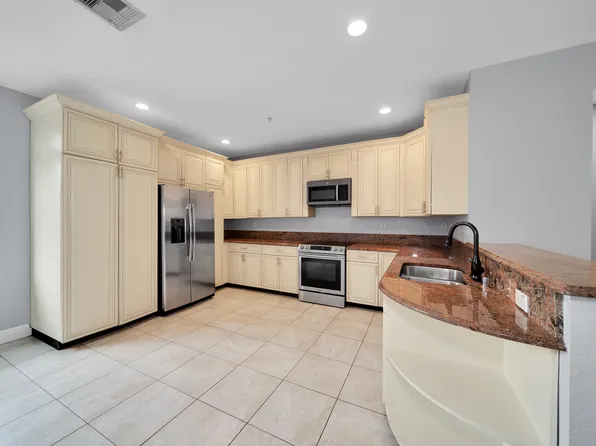 219 N L St APT 108, Lake Worth, FL 33460