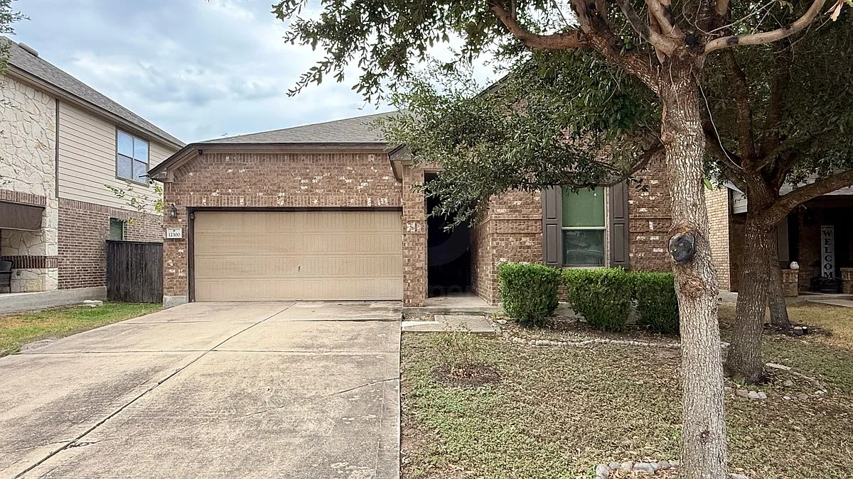3 bed, 2.0 bath, 1728 sqft, $2,100 — Photo 1