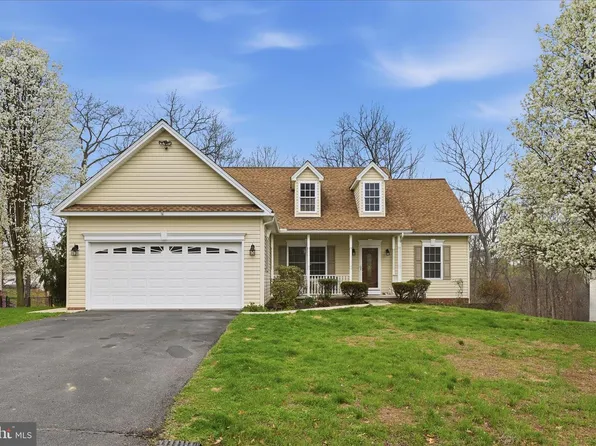 22 Lure Ct, Inwood, WV 25428