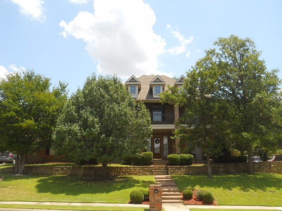 1st image of 1207 Wellington Dr