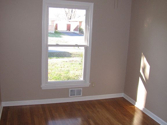 3rd image of 11903 Poplarwood Dr