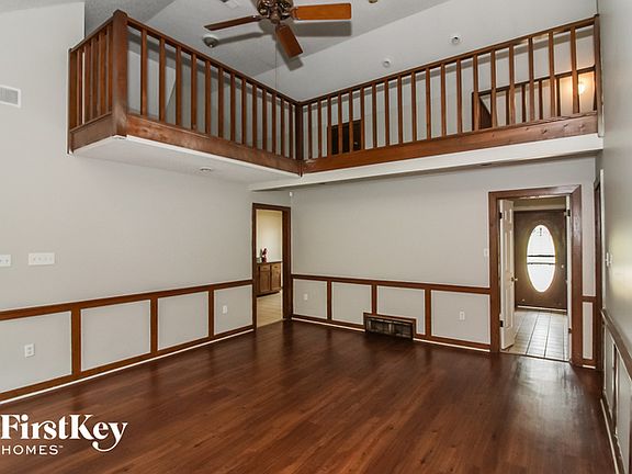 3rd image of 6968 Cobblestone Dr