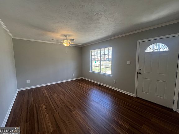 3rd image of 466 Edgar Cir