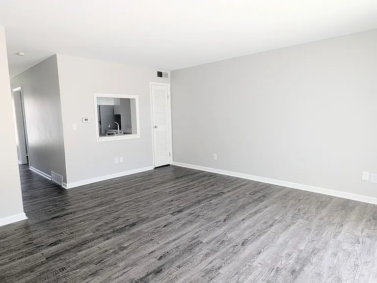 601 Hermitage Ct — Photo 33