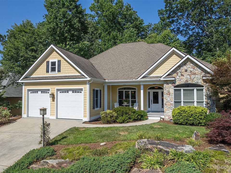 1st image of 117 Dawn Mist Ct