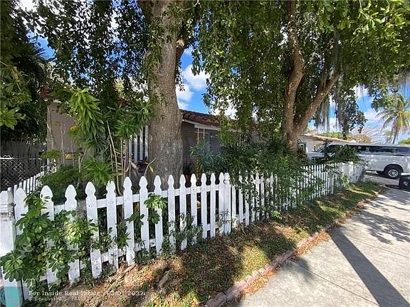 2nd image of 1313 N Andrews Ave
