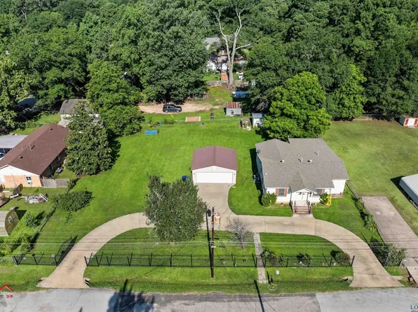 915 S 15th St, Longview, TX 75602