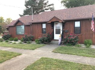 5 NW 2nd St, Casey, IL 62420
