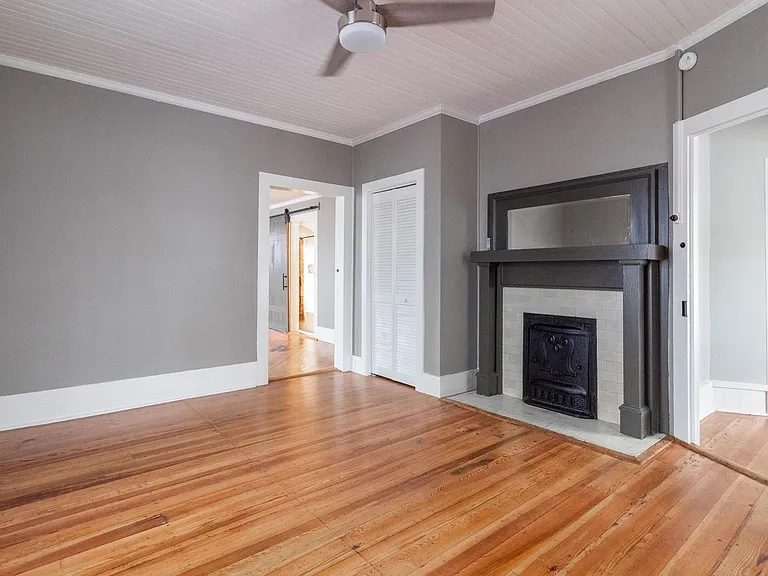 625 S Poplar St — Photo 6