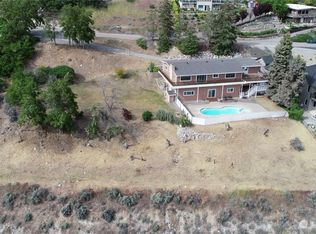 912 W Parkview Rd, Chelan, WA 98816