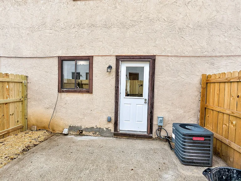 975 Hidden Acres Ct — Photo 39