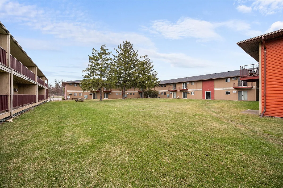 Building Photo - Toledo Circle Apartments