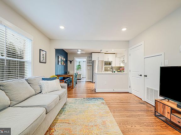 5th image of 309 S Veitch St
