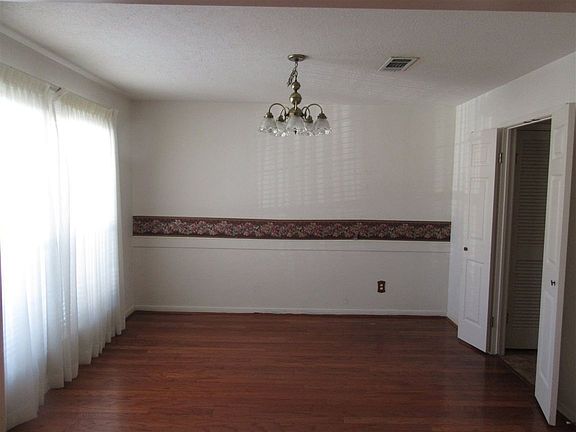 4th image of 1159 Green Meadow St