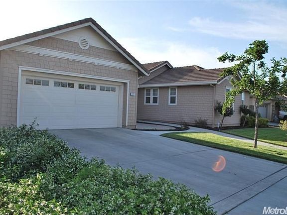 2nd image of 2121 Mariposa Dr