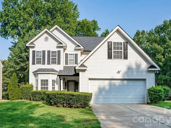 2429 Oakdale Creek Ln, Charlotte, NC 28216
