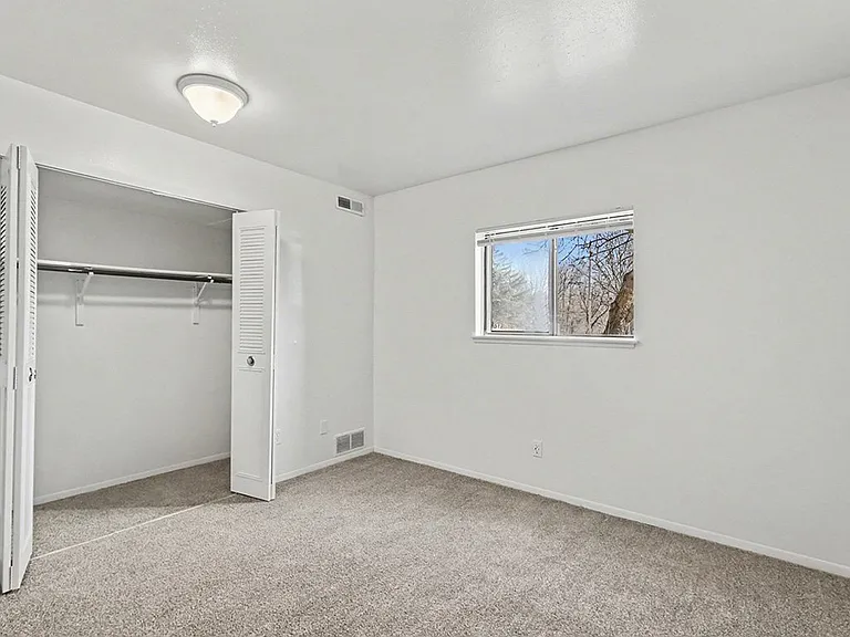 Trappers Cove Apartments — Photo 23