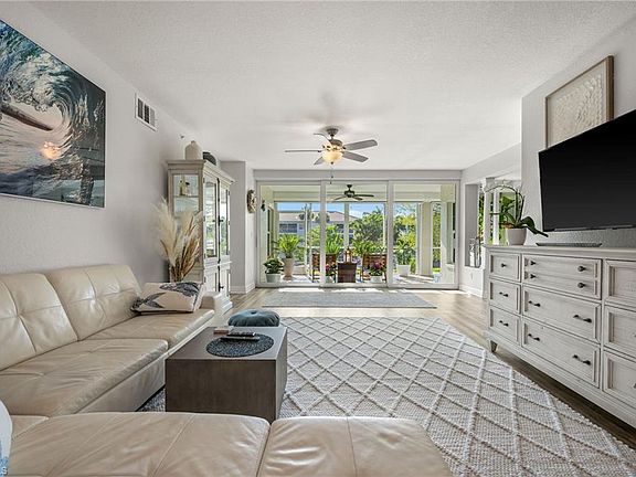 3rd image of 6855 Satinleaf Rd S APT 103
