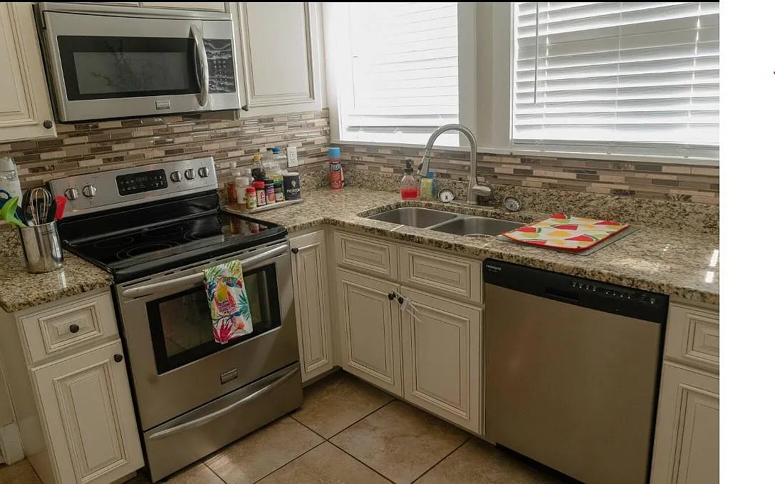 4 bed, 1370 sqft, $3,150 — Photo 4