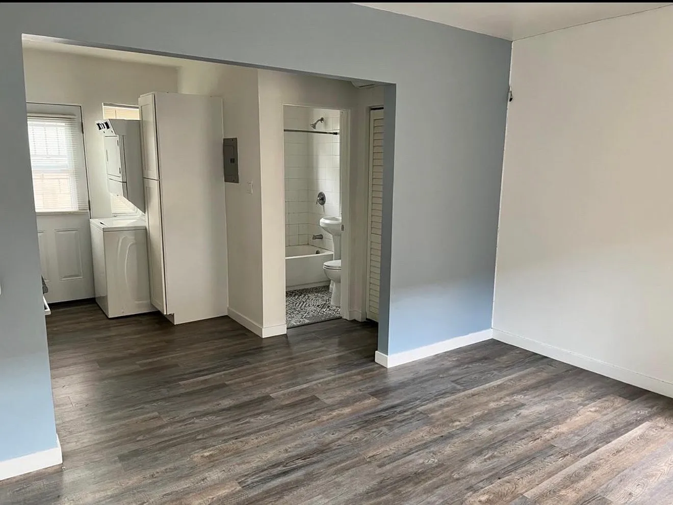 Studio, 350 sqft, $1,595 — Photo 3