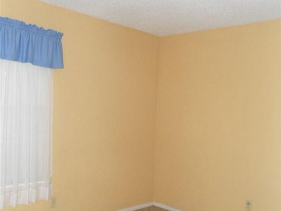 4th image of 605 W Clara Ave