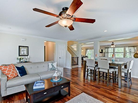 3rd image of 8096 Lawrence Woods Pl