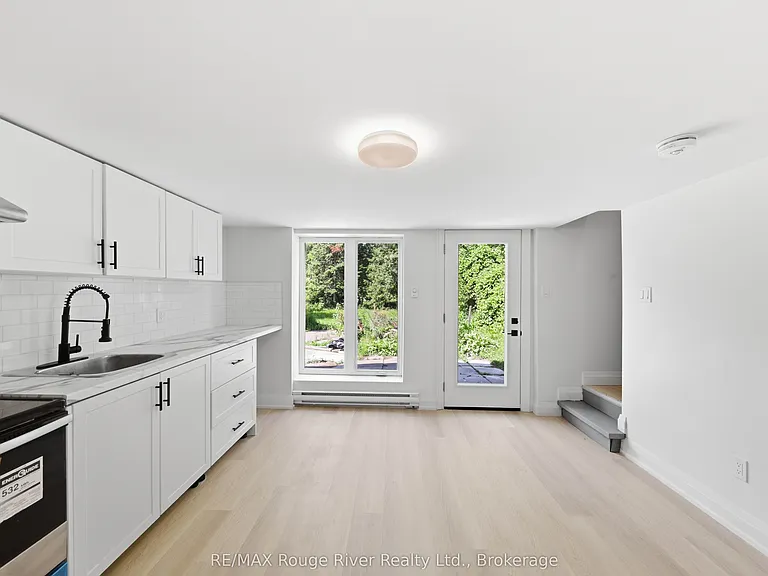 144 Macdonald Ave #C — Photo 1