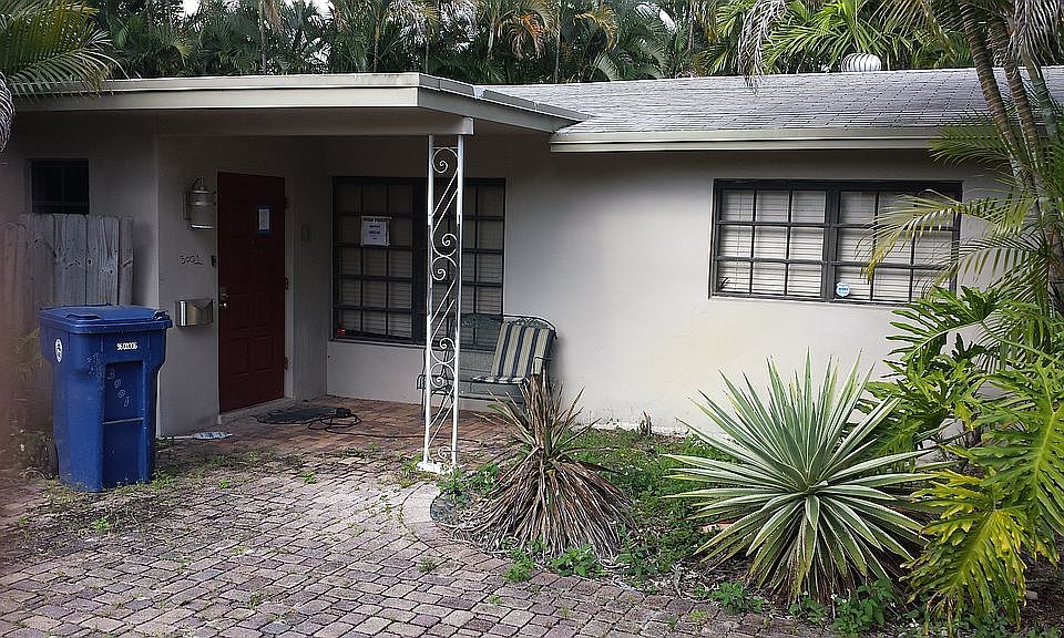1st image of 3001 NE 3rd Ave