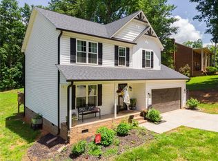 227 Oakgrove Dr, Stoneville, NC 27048