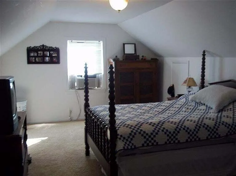 341 Hollyhill Dr — Photo 9