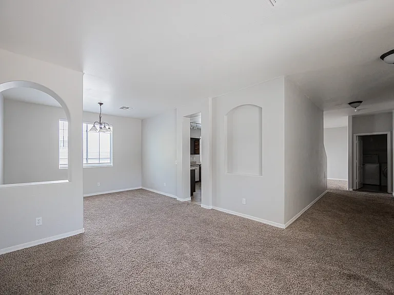 7422 S 27th Way — Photo 5