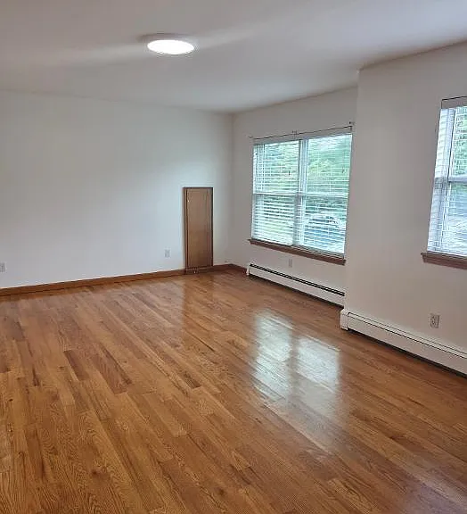 11 Manhattan Pl — Photo 9