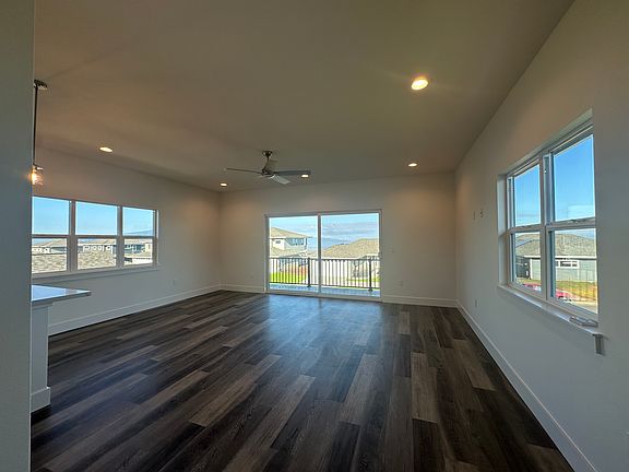 4th image of 102 Maiaku St