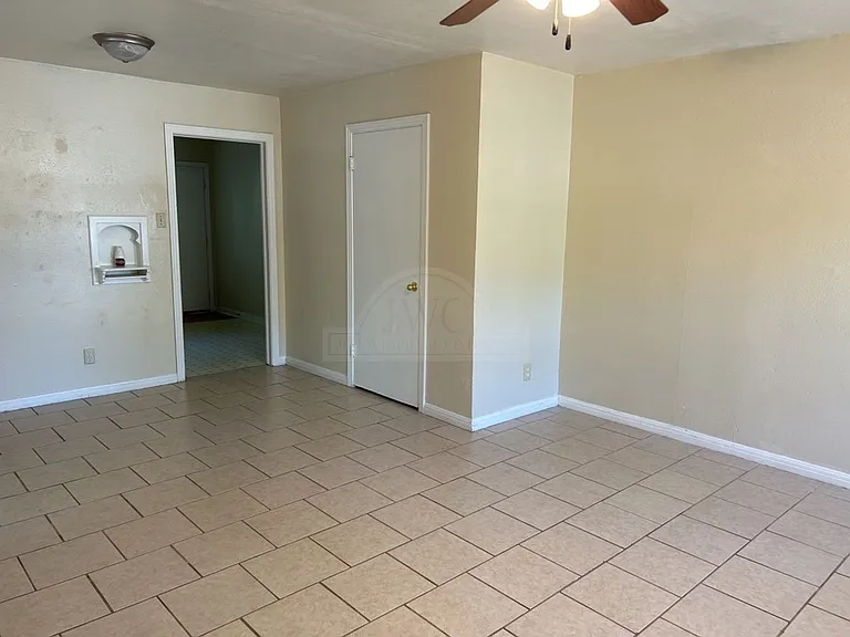 1608 Duncan Ave — Photo 4